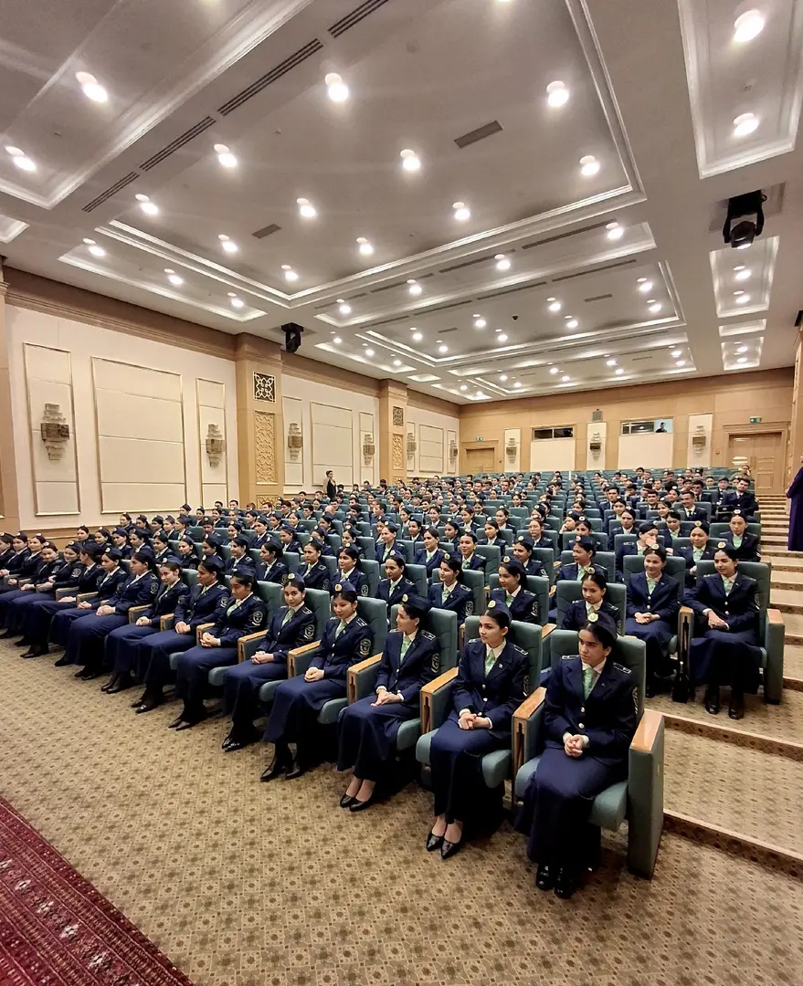 Image for 04.03.2025 senede “Türkmenhowaýollary” agentliginiň Howa ulaglarynyň işgärlerini taýýarlaýan mekdebinde Türkmenistanyň Prezidentiniň 2025-nji ýylyň 21-nji fewralynda çykaran PB-1125 belgili buýrugyna laýyklykda hem-de Halkara zenanlar güni mynasybetli tal