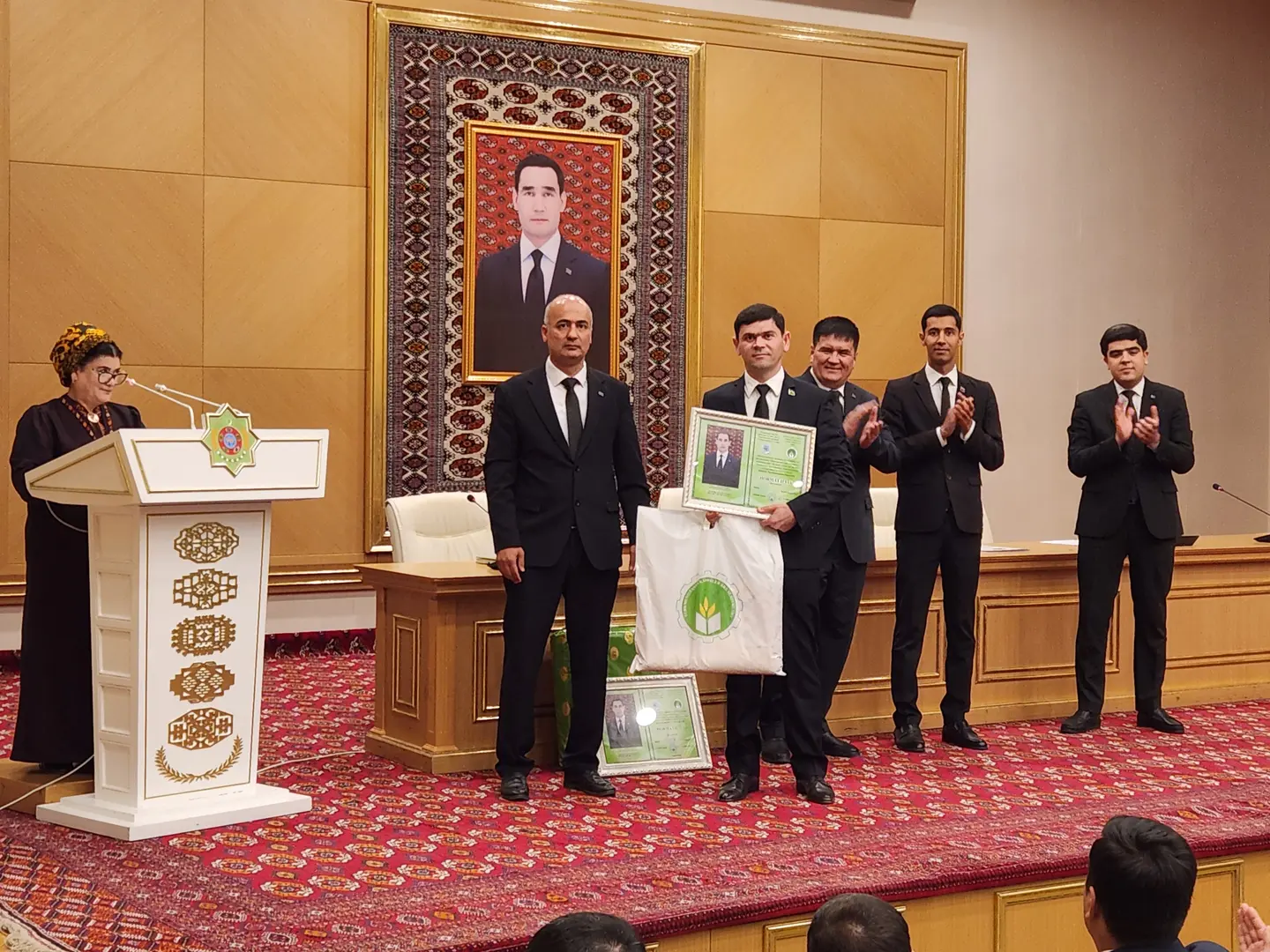 Image for Türkmenistanyň Kärdeşler arkalaşyklarynyň Tertipnamalaýyn wezipelerini berjaý etmek, Türkmenistanyň zähmet kanunçylygynyň tutýan orny we ähmiýeti barada, şeýle hem "Zähmeti goramak-sagdyn we howpsuz iş şertleriniň girewidir" atly geçirilen okuw maslahaty.