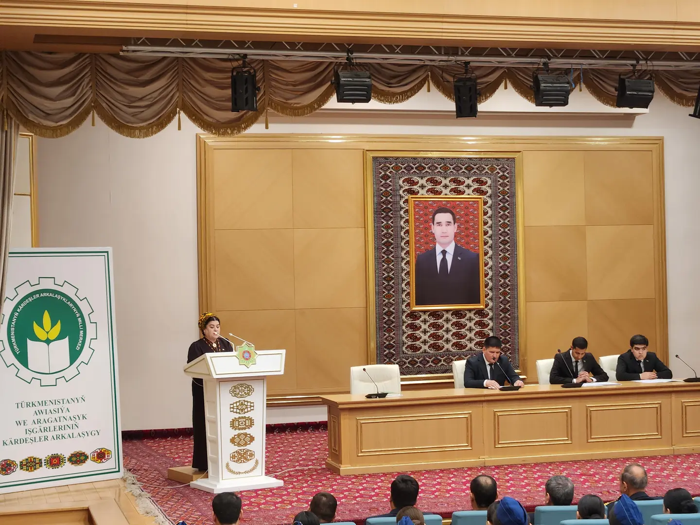 Image for Türkmenistanyň Kärdeşler arkalaşyklarynyň Tertipnamalaýyn wezipelerini berjaý etmek, Türkmenistanyň zähmet kanunçylygynyň tutýan orny we ähmiýeti barada, şeýle hem "Zähmeti goramak-sagdyn we howpsuz iş şertleriniň girewidir" atly geçirilen okuw maslahaty.