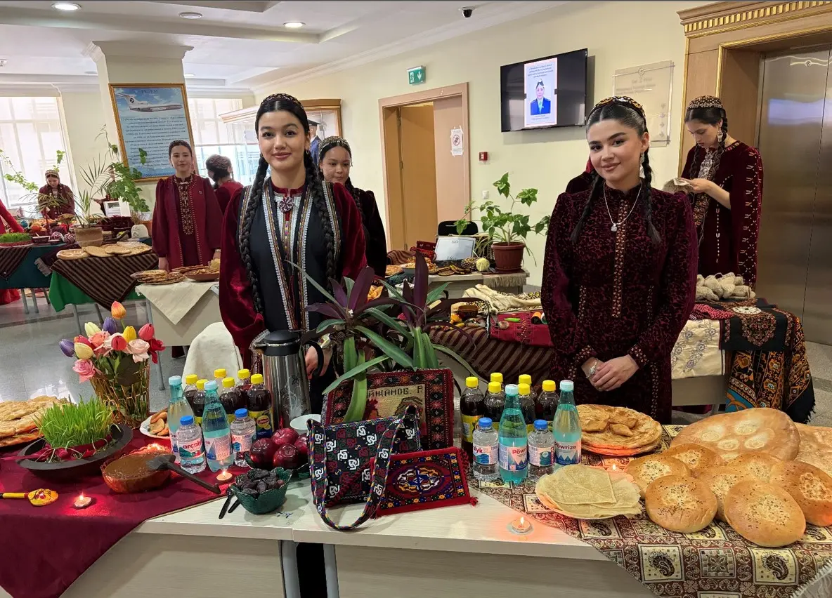 Image for Täze taryhy döwürde halkymyzyň ynsanperwer, ruhy-ahlak gymmatlyklary ýurdumyzyň Gahryman Arkadagymyz tarapyndan başy başlanyp, hormatly Prezidentimiz Serdar Berdimuhamedowyň baştutanlygynda yzygiderli durmuşa geçirilýän oňyn içeri we daşary syýasatynyň es